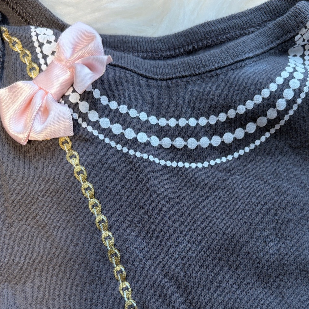 Chic Gray Baby Bodysuit with Pink Bow and Purse Design - Picture 3 of 4